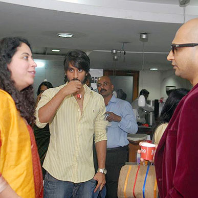 Wow..we love! Creativity, Brilliance, a good conversation and Typhoo with Director Indrajit Lankesh, Writer Anita Nair and Actor Chethan Kumar!