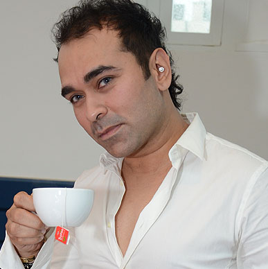 Typhoo loves the company of talented designer Amit Talwar mesmerized with his chosen flavour   Cha Bar, Connaught Place