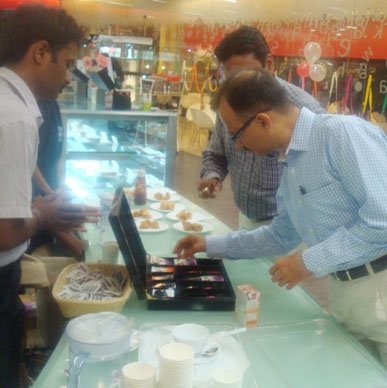 Typhoo loves the attention from MD and CEO of Tata Global Beverages, Harish Bhatt - Oxford Bookstore, Bangalore